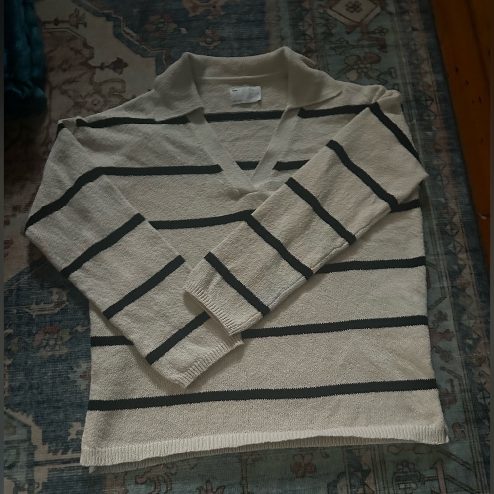 3/$25 🤍 ASOS Cream & Black Striped Collared Knit Sweater S